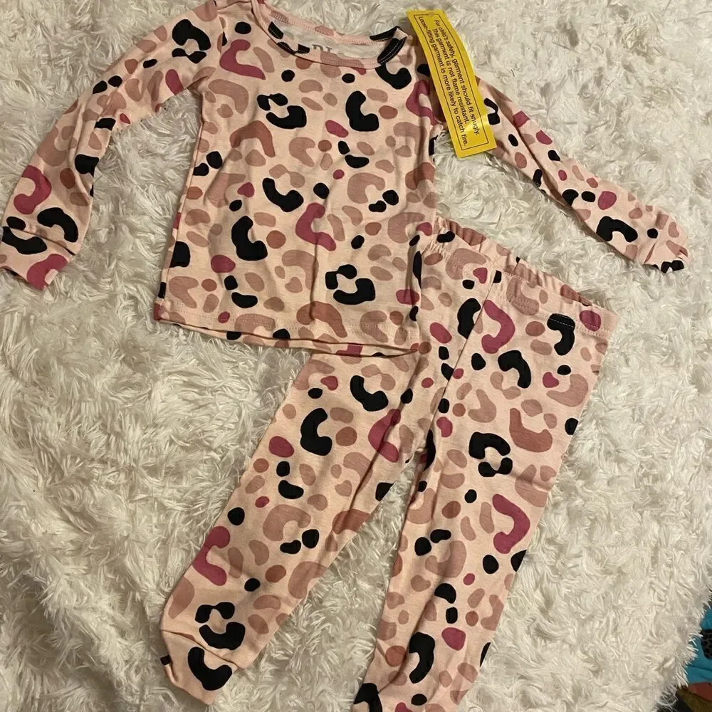*NWT* Children’s Place 2 Piece 12-18M Pajamas, Purple Leopard